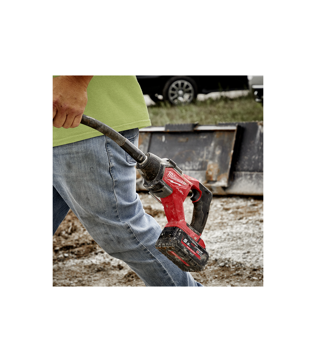 Aiguille vibrante 18V M18 FCVN24-551 2,4m + 1 batterie HB 5,5 Ah + Chargeur M12-18 FC MILWAUKEE