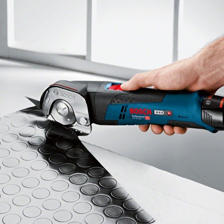 Cisaille GUS 12 V-300 + 2 batteries 12V 3 Ah + 1 chargeur GAL 12V-40 BOSCH