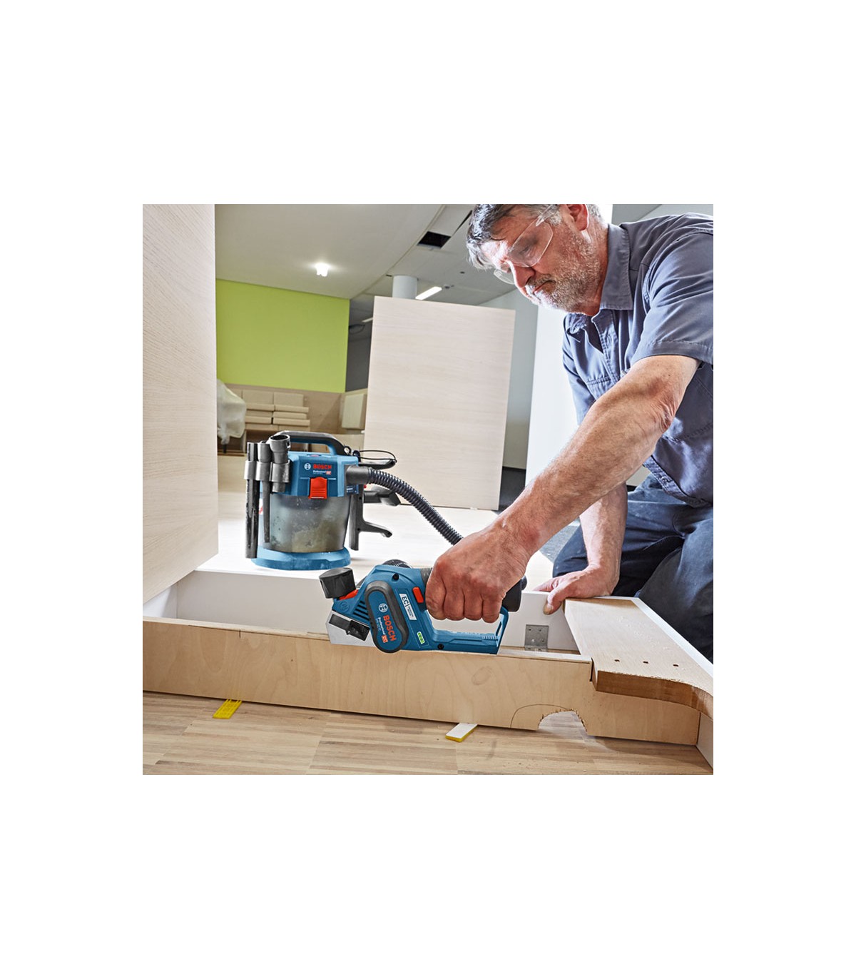 Rabot GHO 12V-20 + 1 batterie 12V 3 Ah + chargeur GAL 12V-20 BOSCH