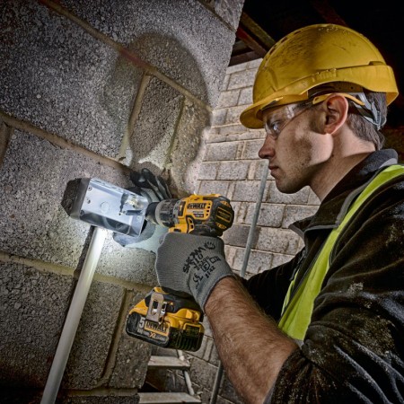 Perceuse visseuse à percussion 18V DCD796NT-XJ DEWALT