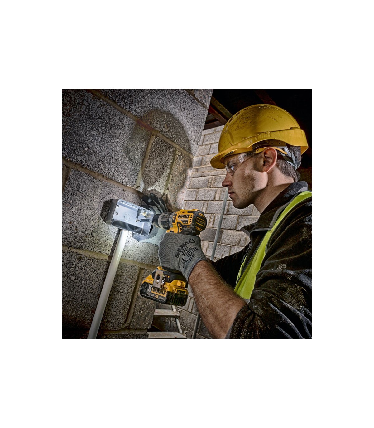 Perceuse visseuse à percussion 18V DCD796NT-XJ DEWALT