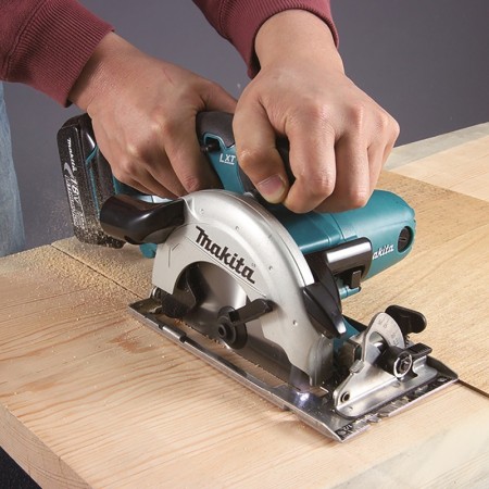 Scie circulaire Ø136 mm 18V DSS501Z MAKITA