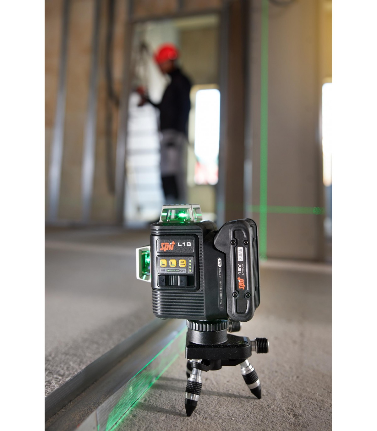 Laser vert  L18 18V + 1 batterie 18V 5 Ah + chargeur rapide SPIT