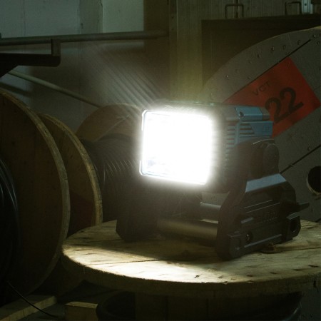Projecteur chantier DEADML811 MAKITA
