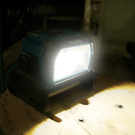 Projecteur de chantier DEADML809 1bat 18V 5Ah Makita