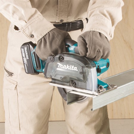 Scie circulaire Ø136 mm 18V DCS552ZJ MAKITA