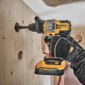 Perceuse-visseuse à percussion 18V DCD999NT-XJ DEWALT