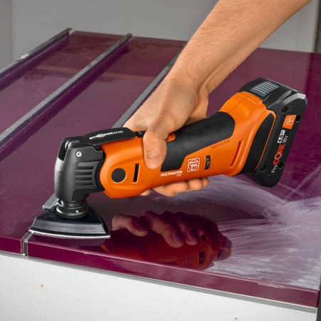 Multimaster AMM 700 MAX AS + 2 batteries ProCore 18V 4 Ah AS + 1 chargeur GAL 1880 CV AS FEIN