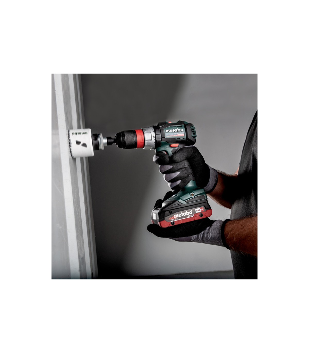 Perceuse-visseuse BS 18 LT BL Q + 1 batterie 18V 5,2 Ah + 1 chargeur ASC 145 METABO