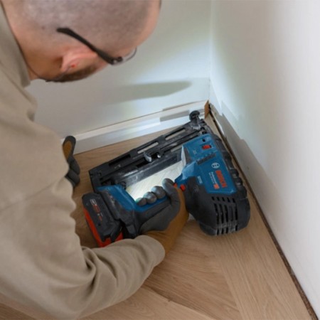 Cloueur à bois GNH 18V-64-2 M BOSCH
