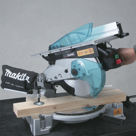 Scie à coupe d'onglet et à délignage Ø260 mm LH1040 MAKITA