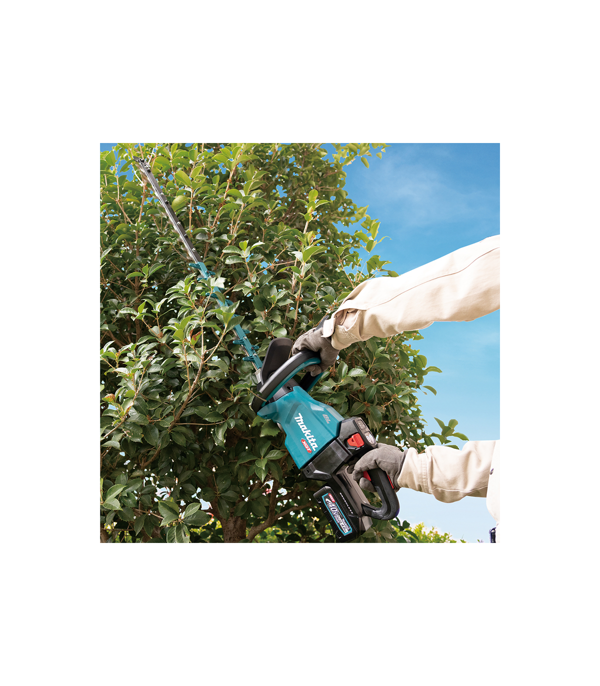 Taille-haie 40V 75cm UH005GZ + 2 batteries 40V 4 Ah + chargeur rapide DC40RA MAKITA