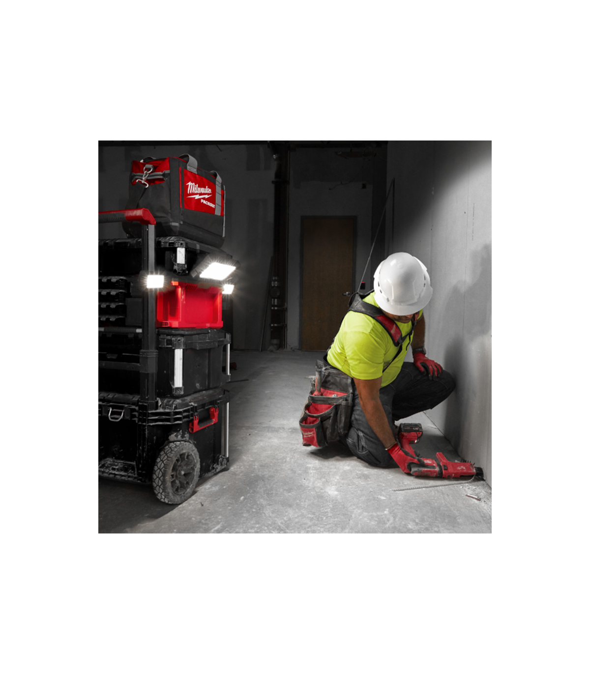 Projecteur de chantier 18V M18 POALC-0 + 1 batterie 18V 5 Ah + chargeur M12-18FC MILWAUKEE