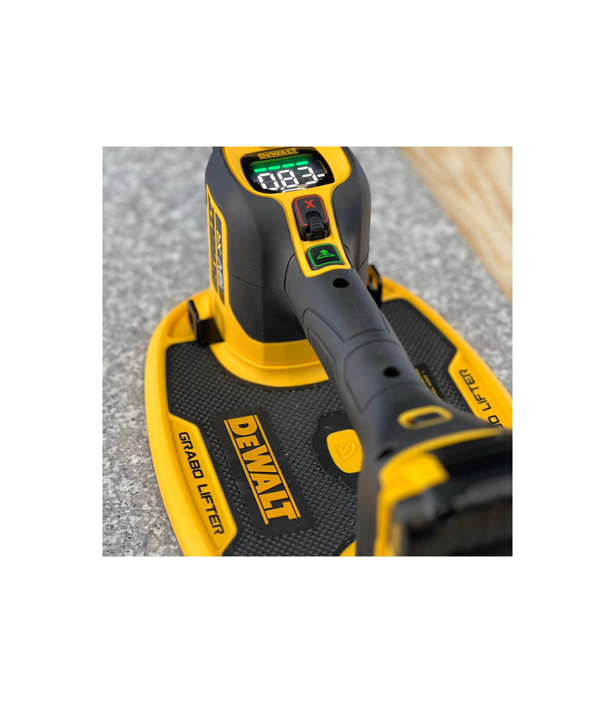 Ventouse à vide d'air 18V DCE590N-XJ + 2 batteries 18V 5 Ah + 1 Chargeur DCB1104-QW DEWALT