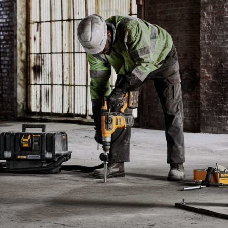 Perforateur Burineur XR 54V 4,5J DCH416NT-XJ + 2 batteries 18/54V 9-3Ah + 1 chargeur DCB118-QW DEWALT