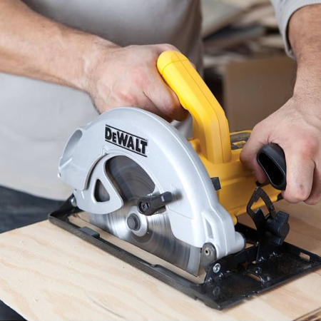 Scie circulaire 1350W Ø184 mm DWE560-QS DEWALT