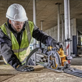 Scie circulaire 54V Ø190 mm DCS579 + 2 batteries 18/54V 9-3Ah + 1 chargeur DCB118-QW DEWALT