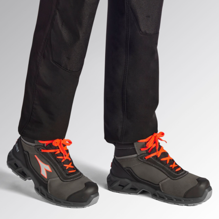 Chaussures de sécurité "SHARK STA IMP LEAT MID S3S FO SR SC ESD" DIADORA