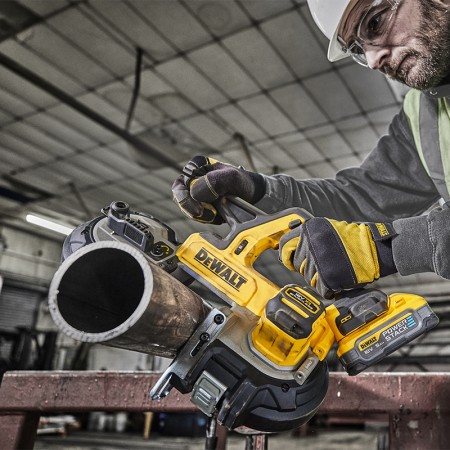 Scie à ruban 18V DCS378N-XJ + 2 batteries 18V 5 Ah + 1 chargeur DCB1104-QW DEWALT
