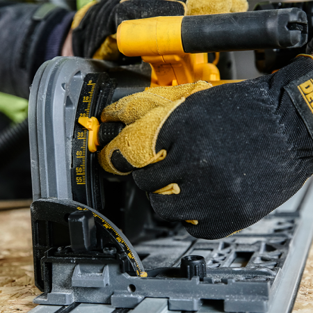 Scie plongeante Ø165 mm 54V DCS520NT-XJ DEWALT