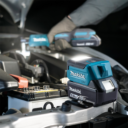 Lampe sur batterie 14,4/18V 300 lx DEADML817 + 2 batteries BL1850B 18V 5 Ah + chargeur rapide DC18RC MAKITA