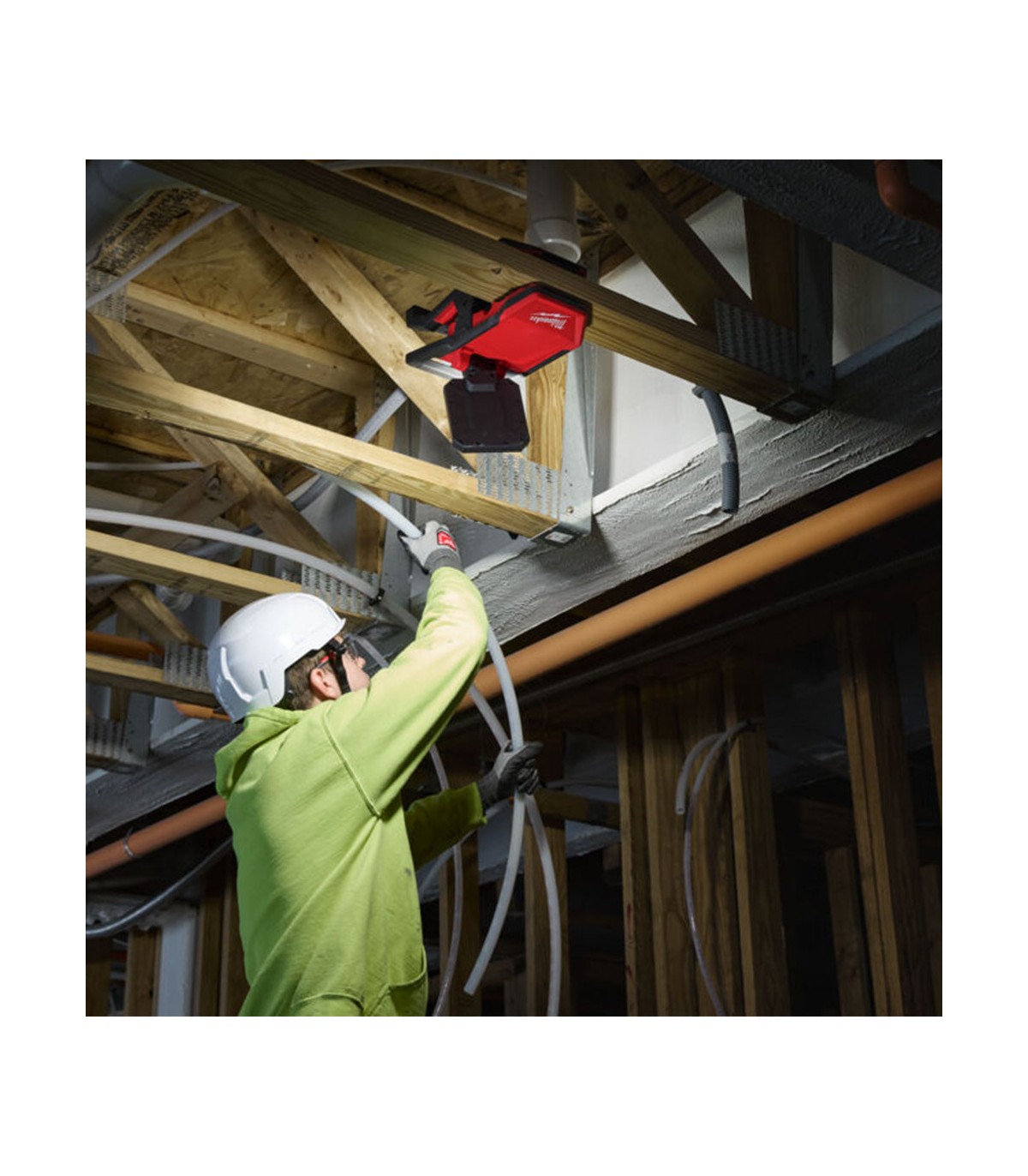 Projecteur de chantier 18V M18 PAL2-0 + 1 batterie 18V 5Ah + 1 chargeur M12-18FC MILWAUKEE