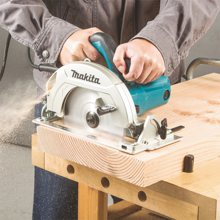 Scie circulaire 1600W Ø190 mm HS7611K en coffret synthétique MAKITA