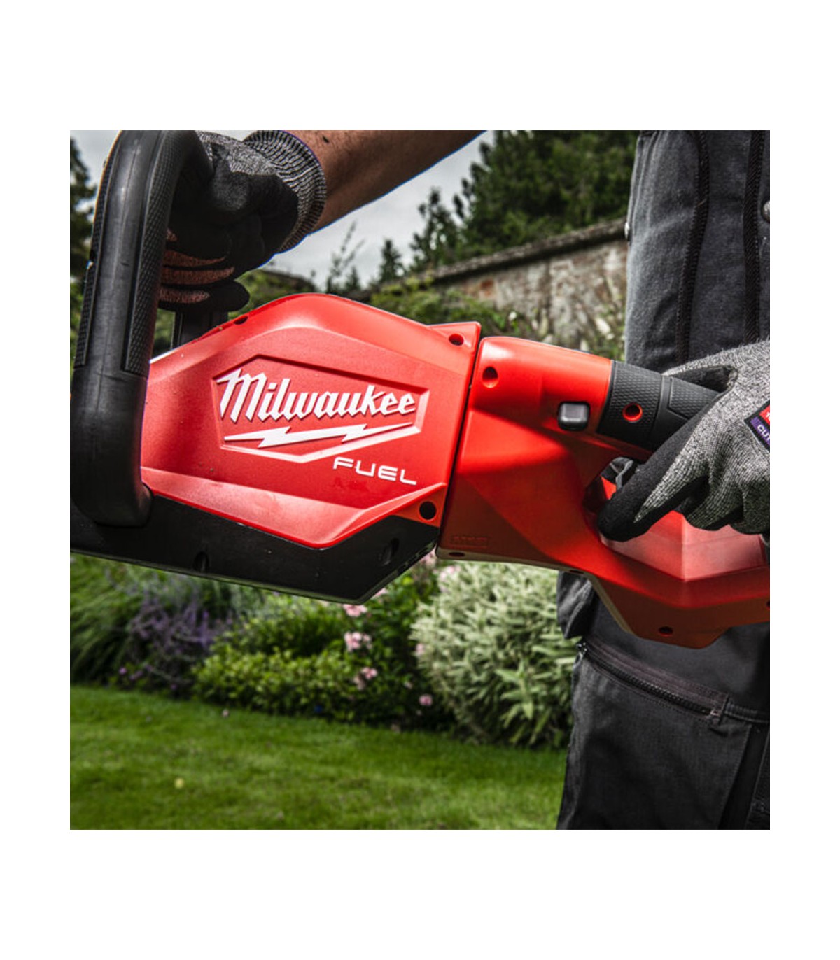 Taille haie 18V M18 FHET75G2-0 + 1 batterie Forge 18V 8 Ah + 1 Chargeur M12-18FC MILWAUKEE