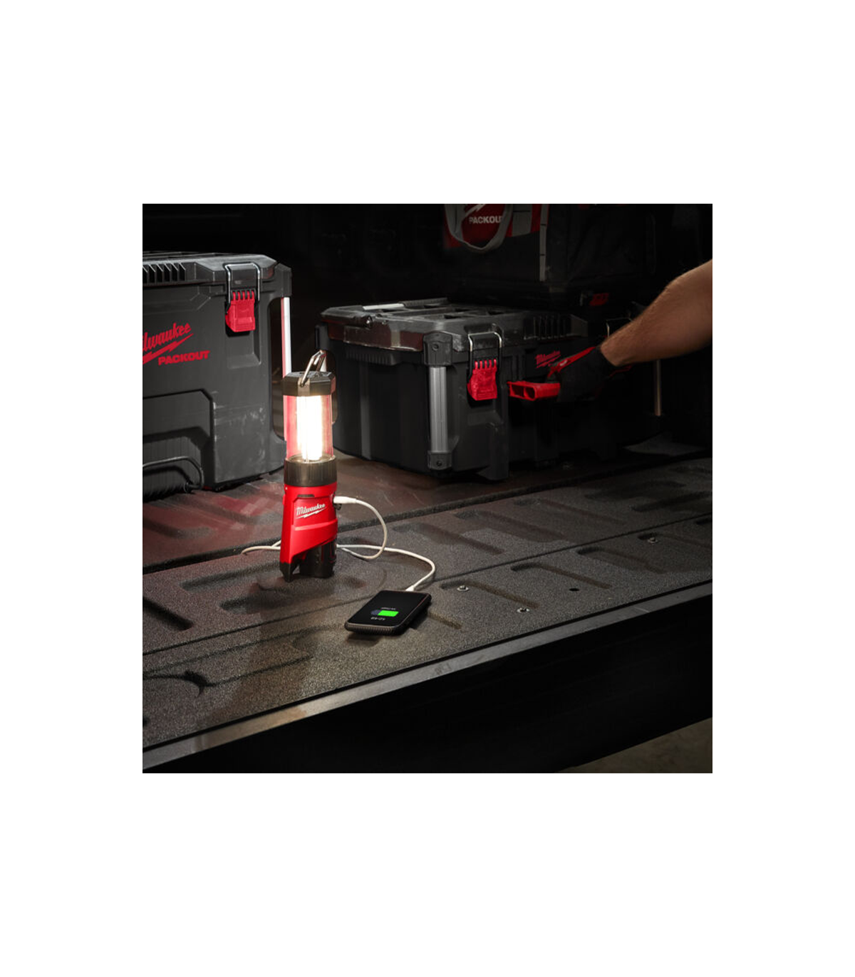 Lanterne de chantier LED M12 LL-0 + 1 batterie 2 Ah 12 V + chargeur C12C MILWAUKEE