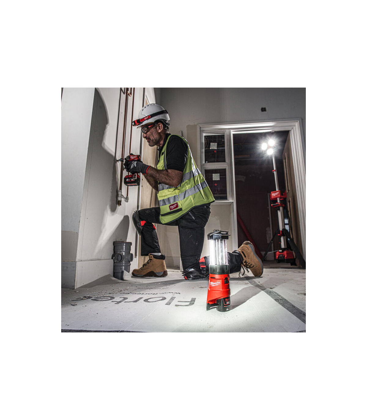 Lanterne de chantier LED M12 LL-0 + 1 batterie 2 Ah 12 V + chargeur C12C MILWAUKEE