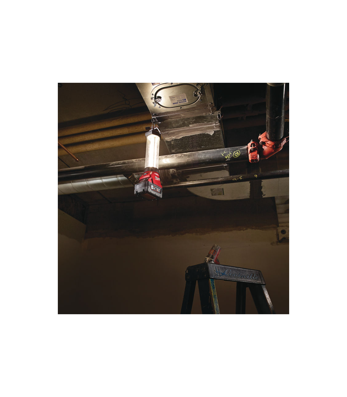 Lanterne de chantier LED M18 LL-0 + 1 batterie 5 Ah + chargeur M12-18 FC MILWAUKEE
