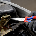 Pince a bec demi-ronde avec tranchant 200MM KNIPEX