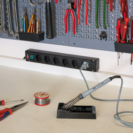 Multiprise Bermounta 6 Prises 3m noir avec interrupteur Bennenstuhl