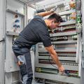 Testeur de tension GVT 1000-15 BOSCH