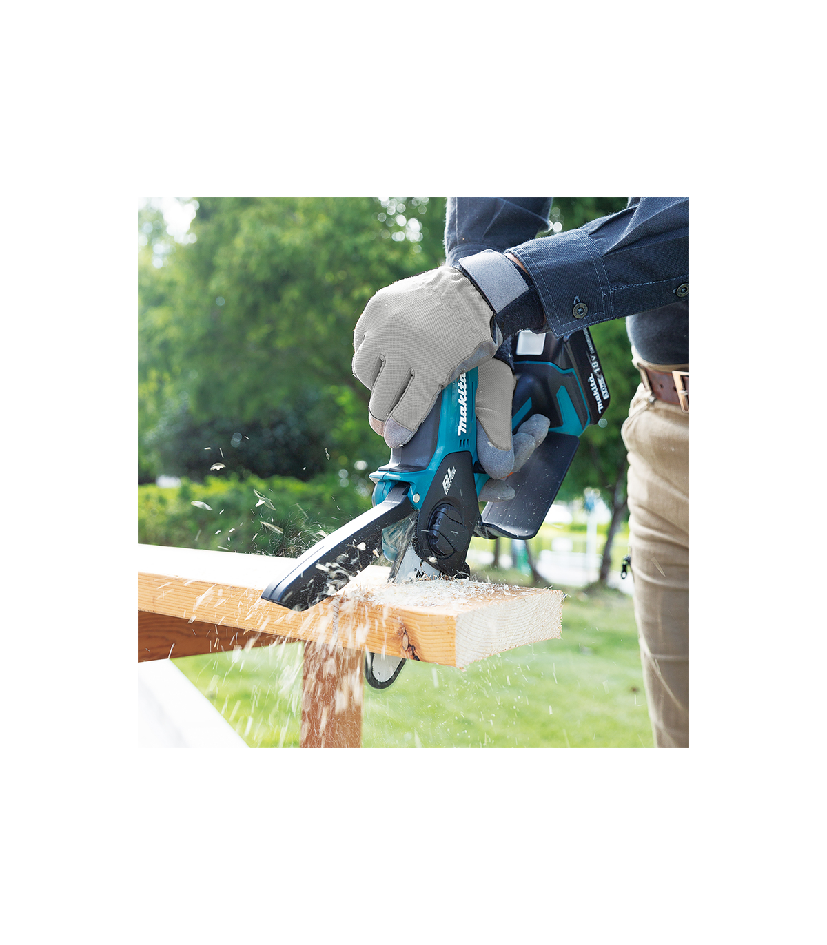 Tronçonneuse d'élagage 18V 10 cm DUC101Z + 1 batterie BL1830B 18V 3 Ah + chargeur rapide DC18RC MAKITA