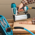 Cloueur pneumatique AF506 + Clous 50mm tête homme mini brads 18 Ga galvanisés MAKITA
