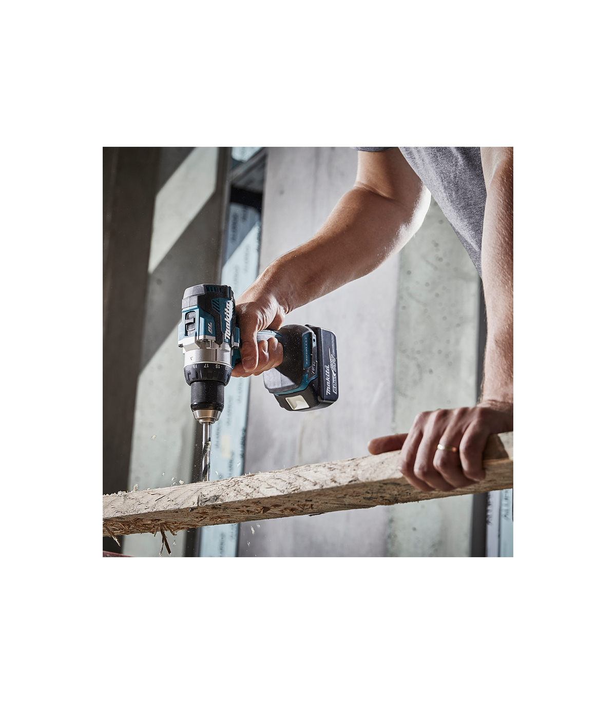Perceuse-visseuse 18V DDF489ZJ MAKITA