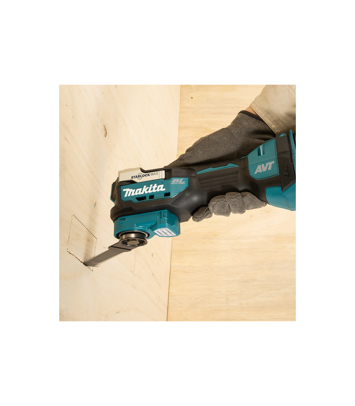 Outil multifonctions 18V DTM52ZJ + 2 batteries BL1850B 18V 5 Ah + 1 chargeur rapide DC18RC MAKITA