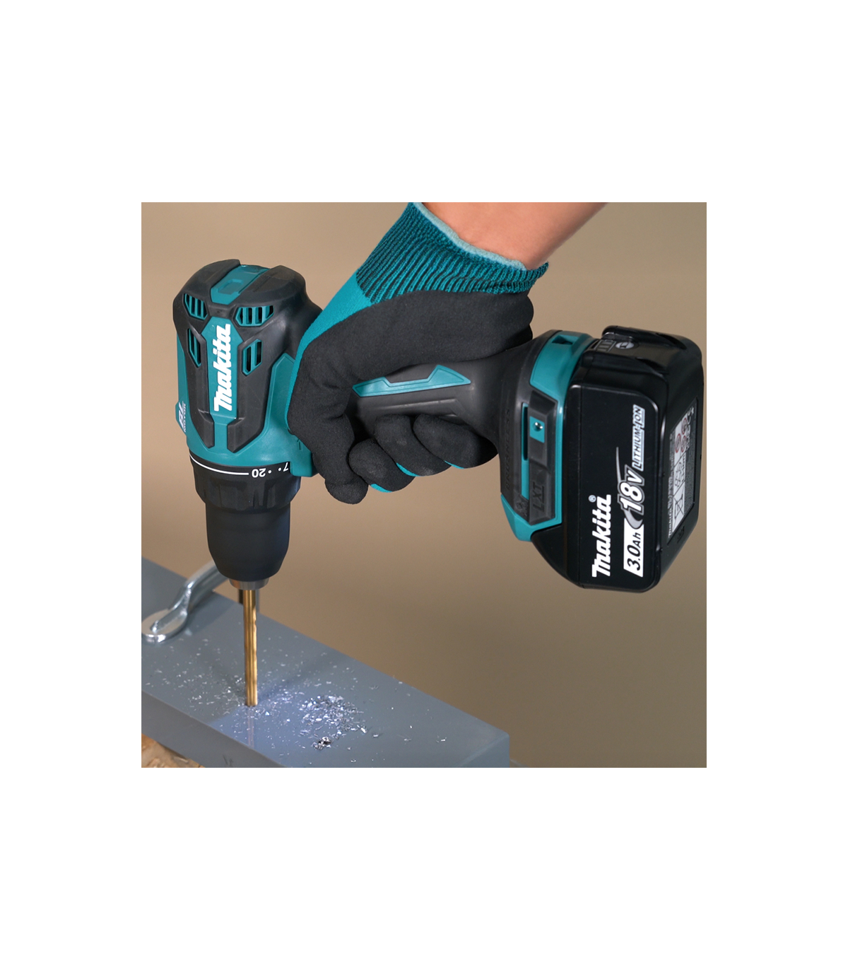 Perceuse-visseuse 18V DDF490Z + 1 batterie BL1830B 18V 3 Ah + chargeur rapide DC18RC MAKITA