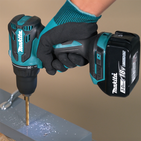 Perceuse-visseuse 18V DDF490Z + 2 batteries BL1830B 18V 3 Ah + chargeur rapide DC18RC MAKITA