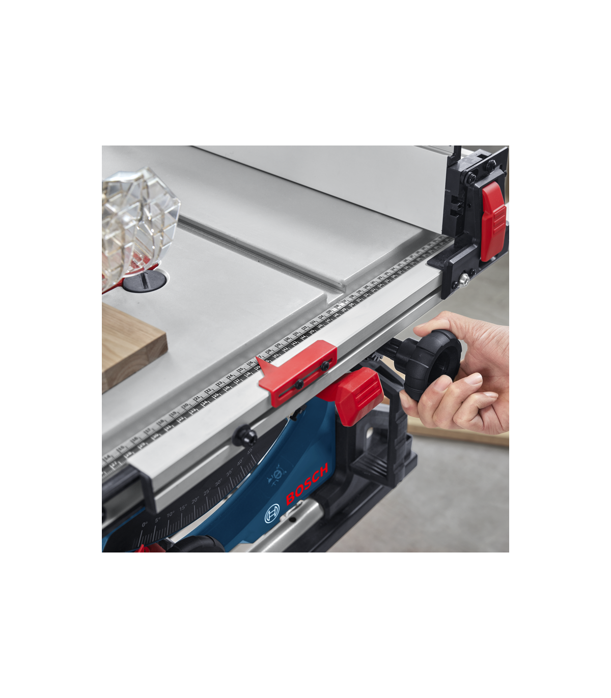 Scie sur table filaire GTS 70-216 BOSCH
