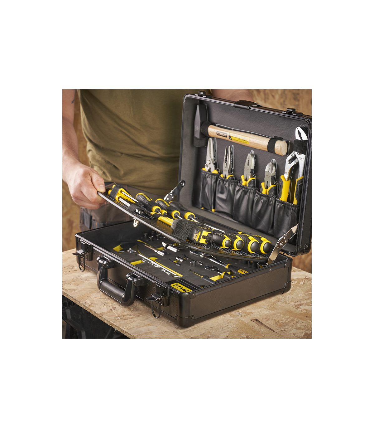 Valise de maintenance 119 pièces STANLEY