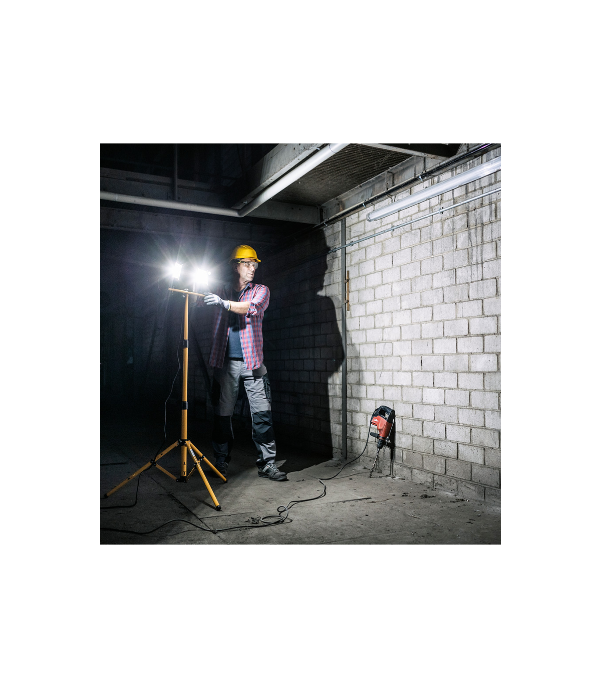 Projecteurs LED JARO 4050 T avec trépied 2 x 1950lm IP54 BRENNENSTUHL