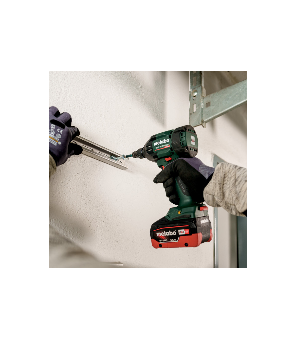 Visseuse à chocs 18V SSW 18 LTX 550 BL + 1 batterie 18V 5,2 Ah + 1 chargeur ASC 145 METABO