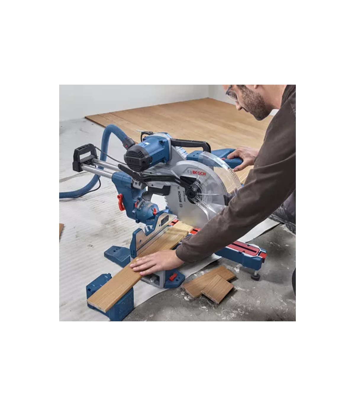 Scie à onglet radiale Ø305 mm GCM 340-305 D + Piètement GTA 2600 BOSCH