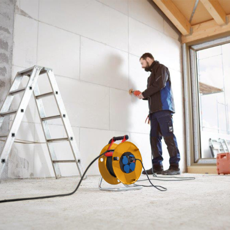Enrouleur de cable standard 4 prises 40 m BRENNENSTUHL