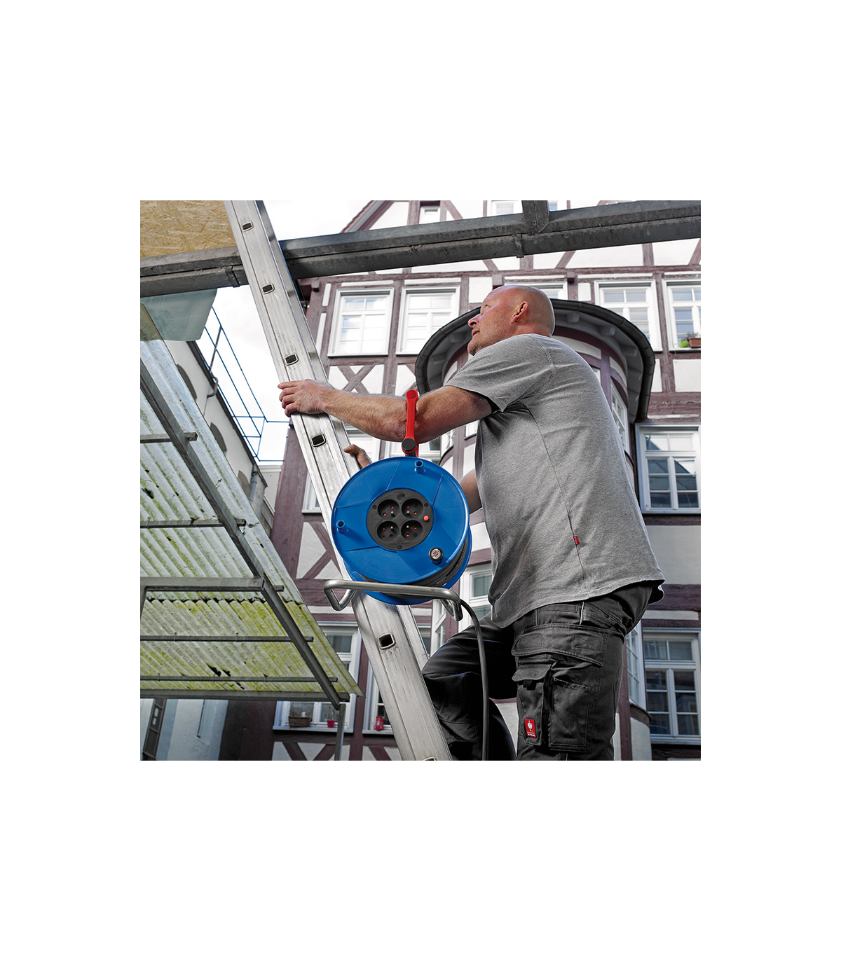 Enrouleur de câble Standard S 50 4 prises 50 m BRENNENSTUHL