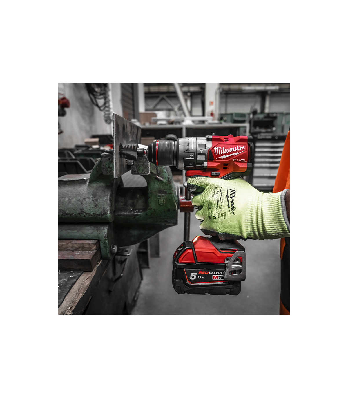 Perceuse visseuse à percussion 18V M18 FPD3-0X + 1 batterie 18V 5 Ah + 1 chargeur M12-18FC + 31 embouts de vissage MILWAUKEE