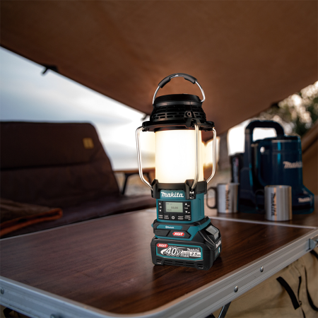 Radio avec lanterne LED MR009GZ 40V MAKITA