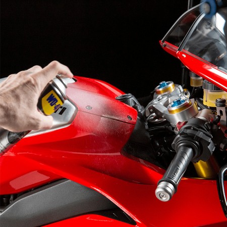 Nettoyant Specialist cire & polish pour moto 400 ml WD-40